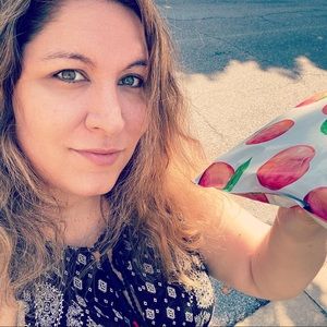 Meet your Posher, Claudia